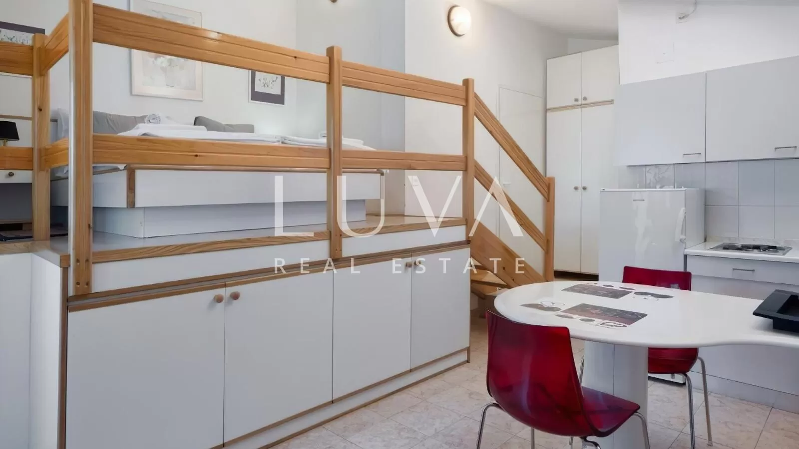Pula, izvanredna apartmanska kuća s bazenom na prodaju