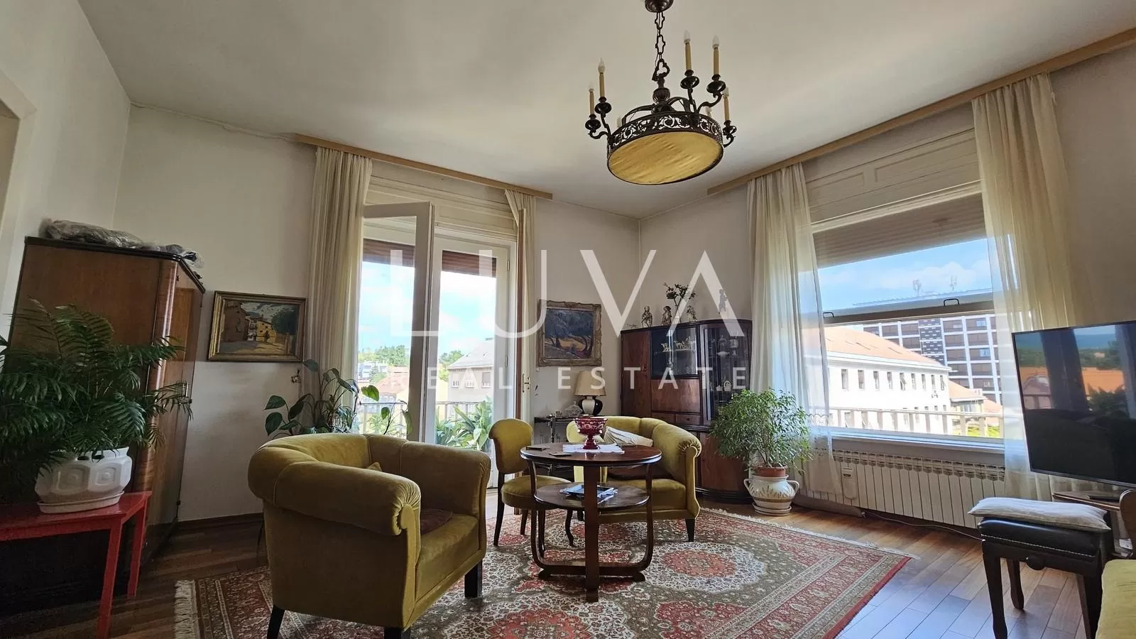 Zagreb, Zentrum, luxuriöse 4Zi Whg 152m² + TG-Stellplatz zu VK