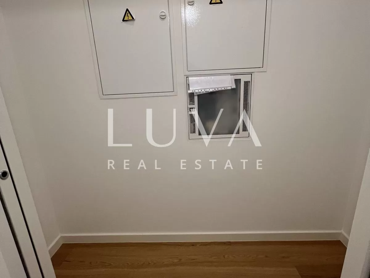 Zagreb, Ribnjak, Luxury 5-Bedroom Apartment on the Second Floor, 143 m² for Sale