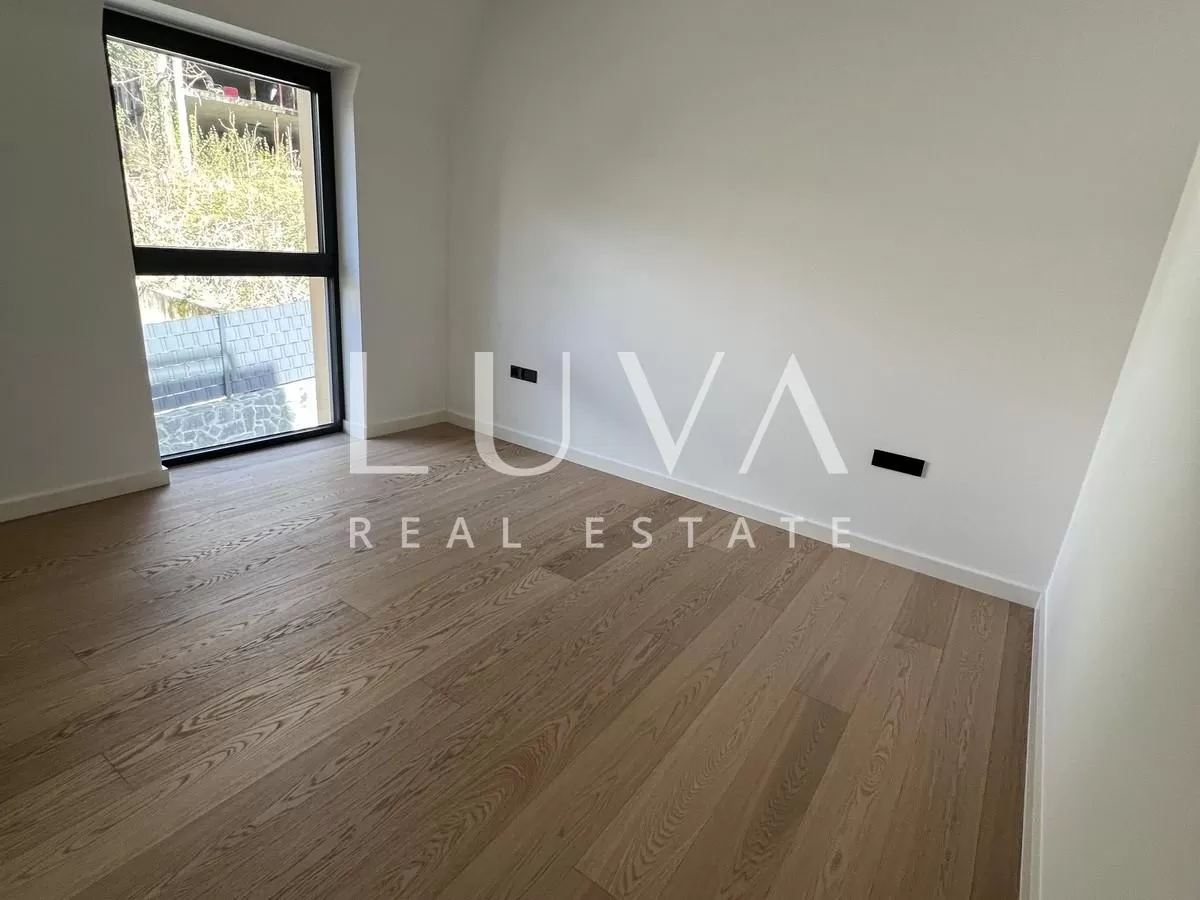 Zagreb, Ribnjak, luxuriöse 5-Zimmer-Wohnung im dritten Stock, 143 m², zu verkaufen.