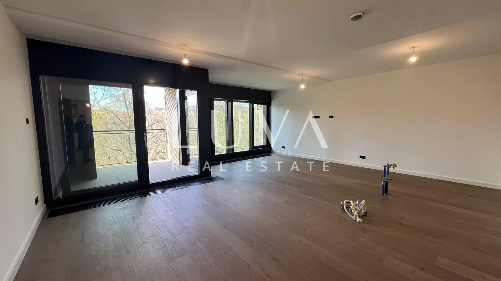 Zagreb, Ribnjak, luxurious 4-room apartment on the 4th floor, 140 m² for sale