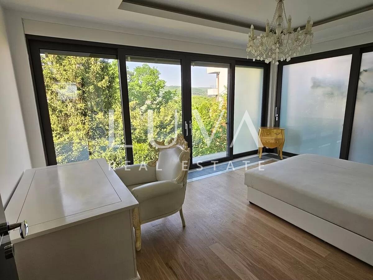 Gornje Prekrižje, luxuriöse Familienvilla mit Pool zu verkaufen