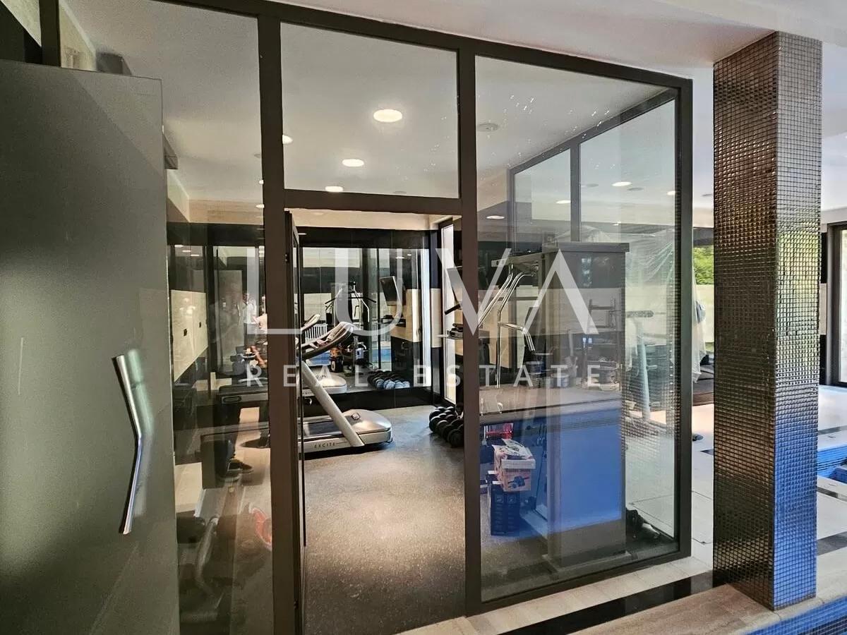 Gornje Prekrižje, luxuriöse Familienvilla mit Pool zu verkaufen