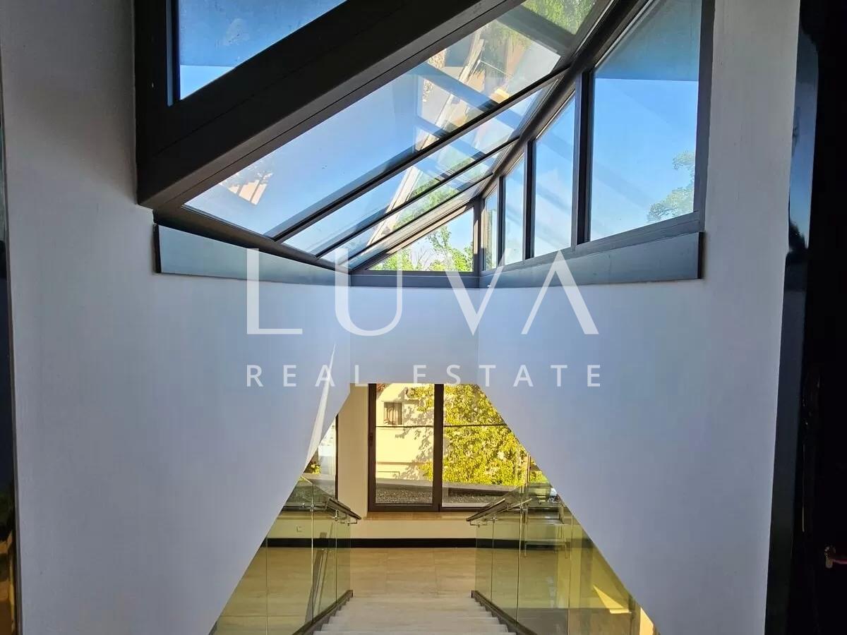 Gornje Prekrižje, luxuriöse Familienvilla mit Pool zu verkaufen