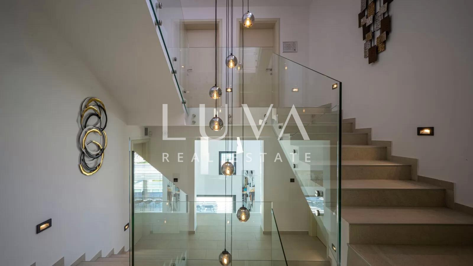 Žaborić, Šibenik, luxury villa with a pool near the sea for sale